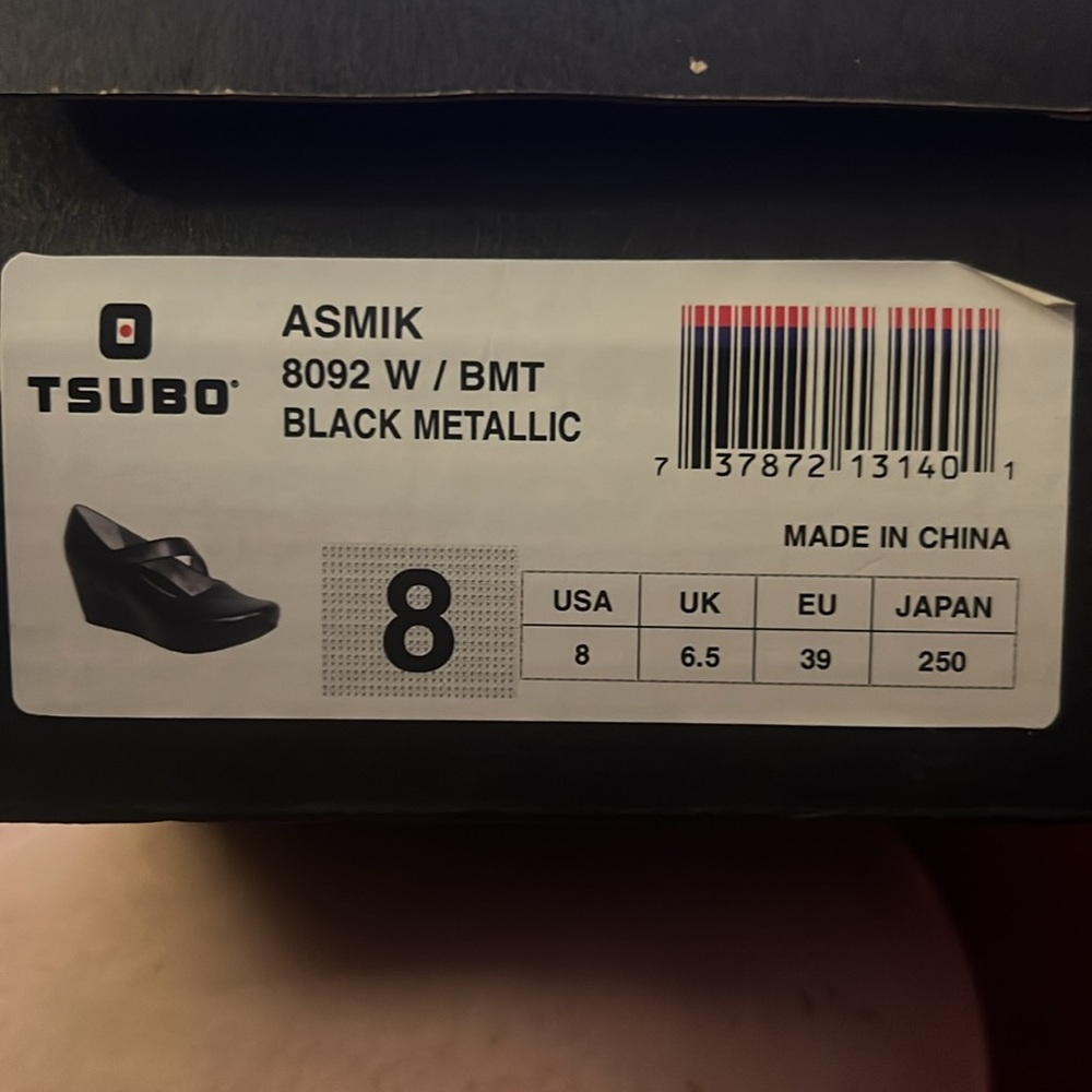 TSUBO ASMIK Black Leather Wedges. LIKE NEW!! - Picture 6 of 9